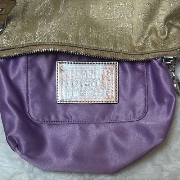 Coach Poppy Storypatch - Picture 13 of 16